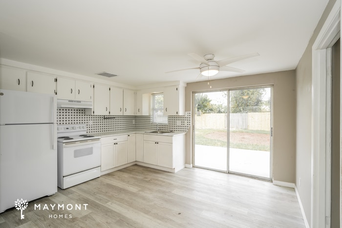 Building Photo - 3303 Jackson Dr