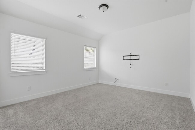 Building Photo - 313 Rise Ln