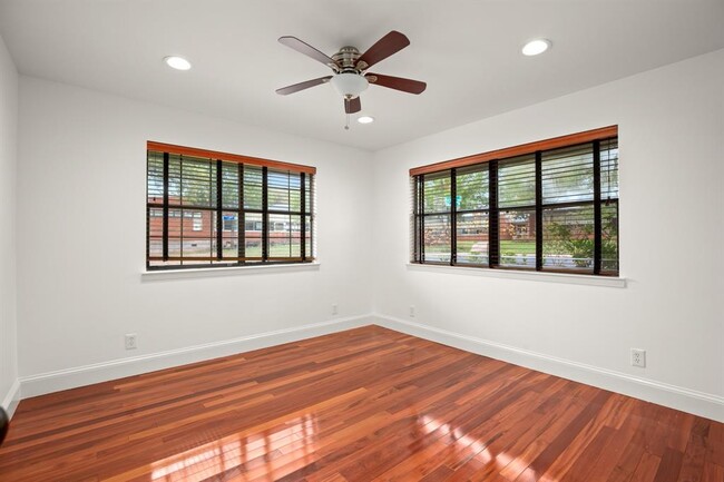 Building Photo - 2508 Marlton Dr