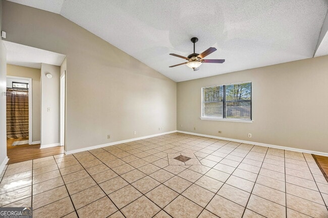 Building Photo - 132 N Woodvalley Dr