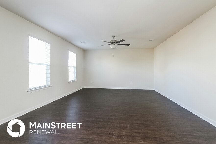 Building Photo - 2332 Bee Hive Dr