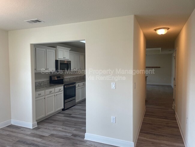 Building Photo - 4170 Roosevelt Way