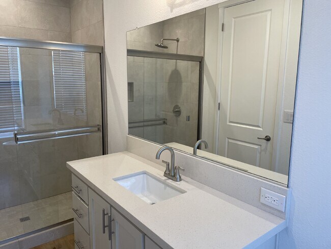 Building Photo - 1705 Berrywood Dr