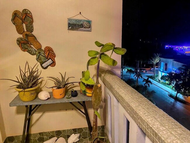 Building Photo - 305 N Pompano Beach Blvd