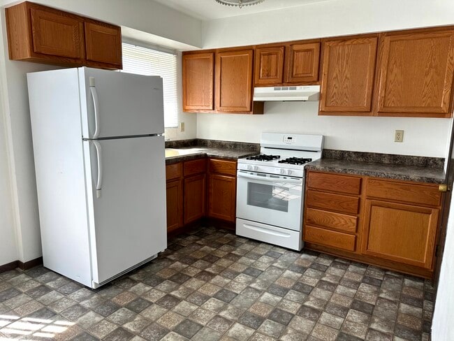 Building Photo - 111 Pin Oak Dr