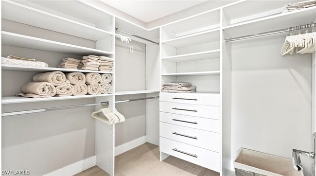 Building Photo - 440 Kingstown Dr