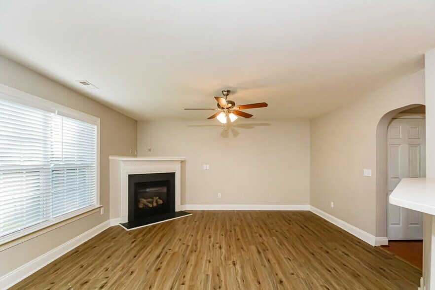 Building Photo - 225 Braxcarr St