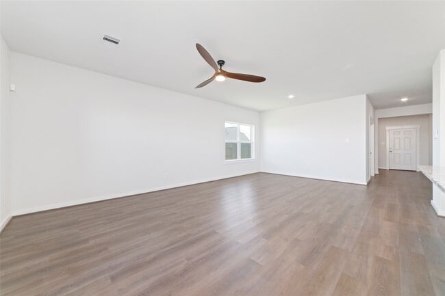 Building Photo - 4712 Peony Grn Dr