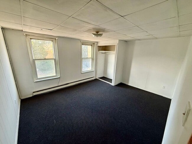 Building Photo - 3 bedroom 1 bathroom