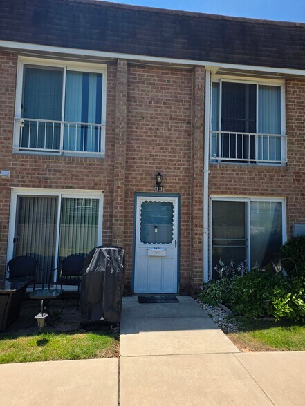Building Photo - 515 Germantown Ct