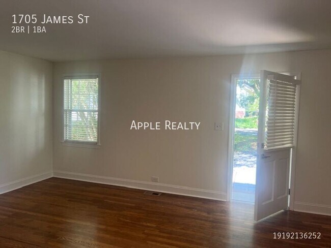 Building Photo - 1705 James St