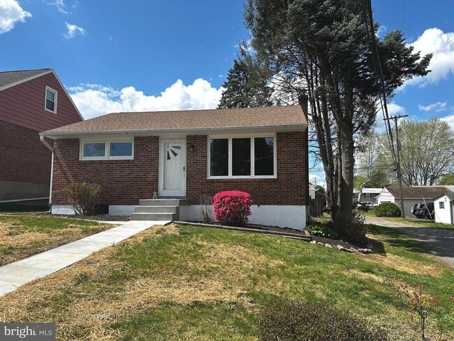 Building Photo - 1709 Liberty Ave