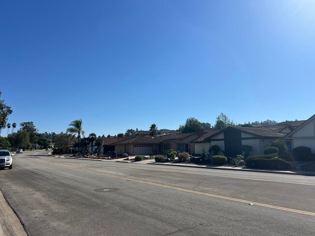 Building Photo - 55+ ONLY community gorgeous ranch style 2BR/2BA home with laundry, parking and community amenities