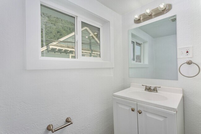 Building Photo - 2711 N 8th St