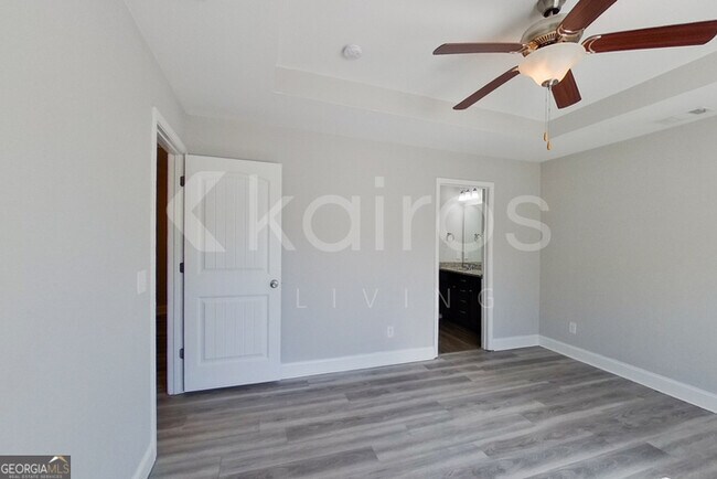 Building Photo - 106 Regis Way