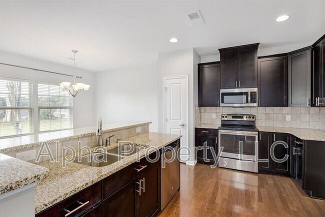 Building Photo - 28 Irvington Dr
