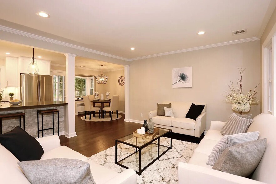 Building Photo - 28 Princeton Pl