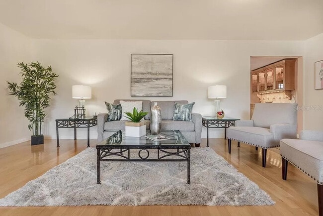 Building Photo - BEAUTIFUL Fully Fenced in Home For Rent in...