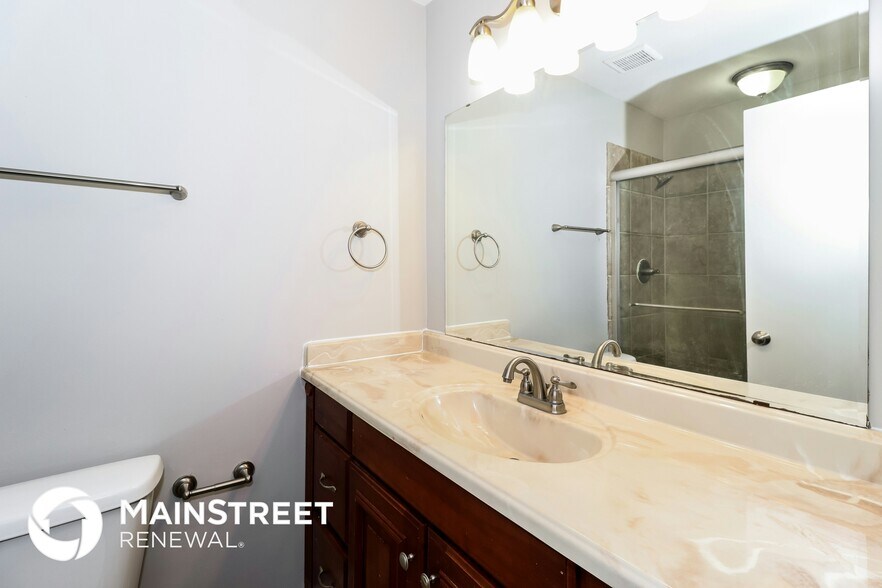 Building Photo - 9143 Gainsborough Dr