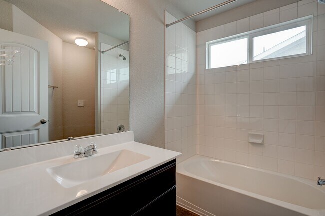 Building Photo - 10602 Tildon Ave