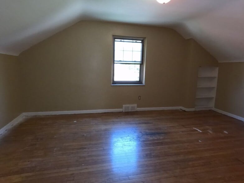 Building Photo - 11492 College St