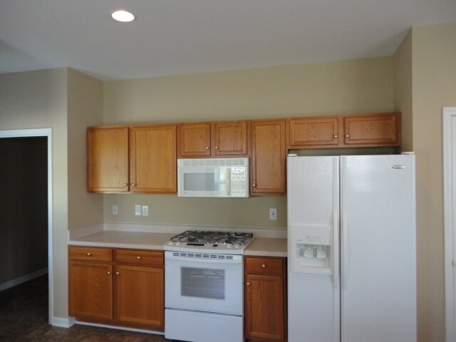 Building Photo - 6605 Springfield Village Ln