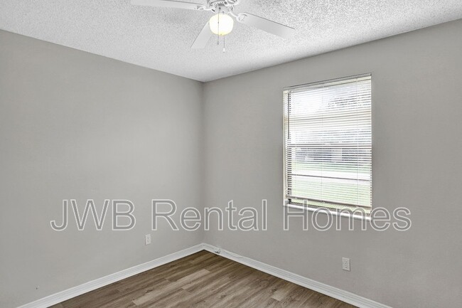 Building Photo - 473 Bentwood Ln