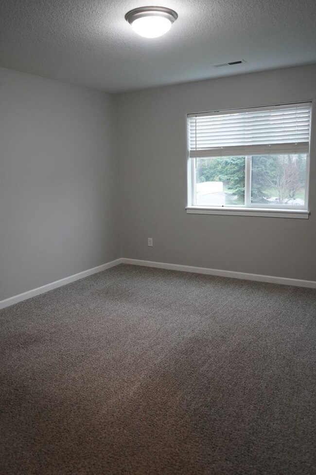 Building Photo - 4316 NE 58th Cir