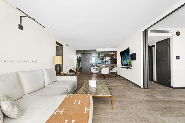 Building Photo - 5151 Collins Ave