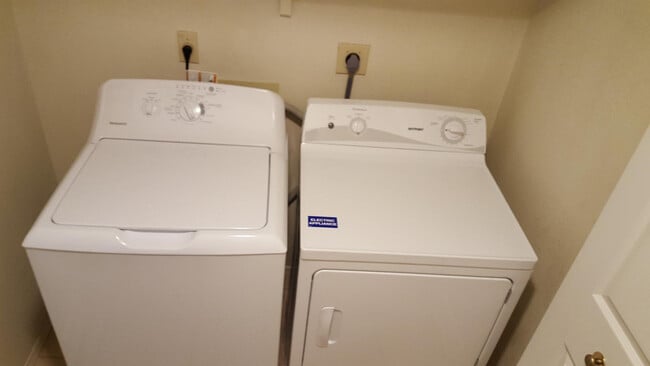 Building Photo - 16610 S 32nd Pl