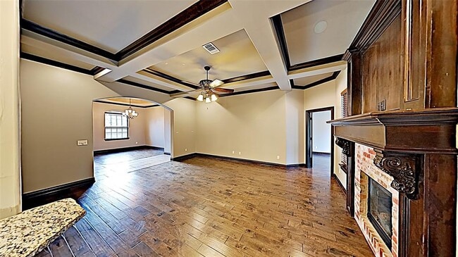 Building Photo - 2324 Sutton Pl