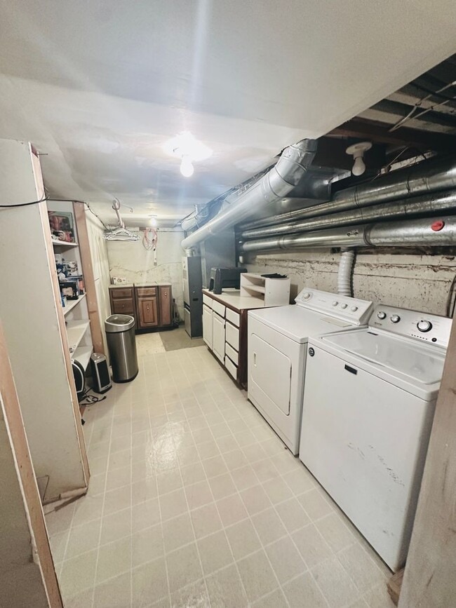 Building Photo - Gorgeous Kalispell home with Historical Charm