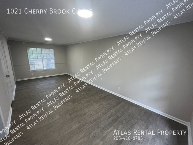 Building Photo - 1021 Cherry Brook Circle Forestdale, AL 35214