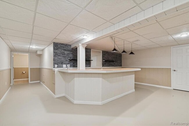 Building Photo - 48551 Oak Bridge Dr