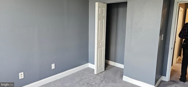 Building Photo - 1221 Poplar Grove St