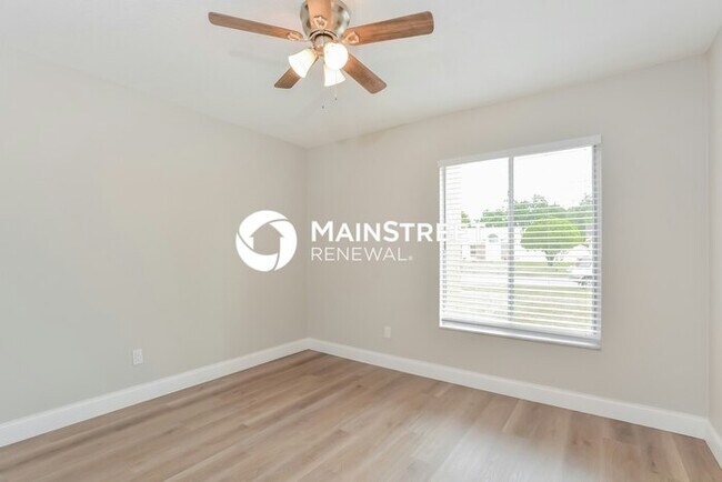 Building Photo - 5 Bedroom Pet-Friendly Home in SANFORD, FL...