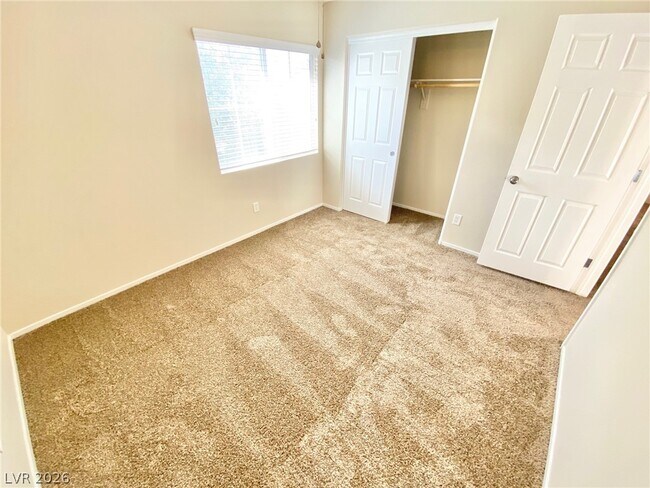 Building Photo - 1015 Maple Pines Ave