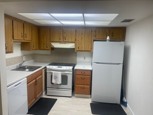 Building Photo - 4259 Oak Terrace Dr