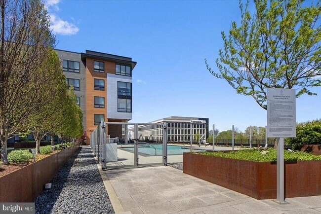 Building Photo - 145 Riverhaven Dr