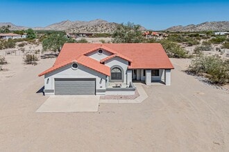 Building Photo - Furnished Home on 2.5 Acres – Your Escape Awaits!
