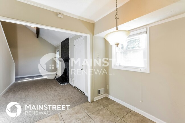 Building Photo - 4868 Zinzendorf Dr
