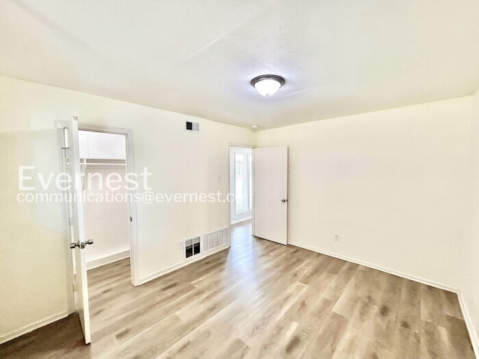 Building Photo - 3502 Matador Dr