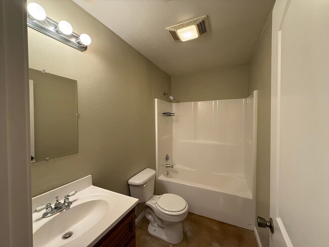 Building Photo - 45129 Durbin Rd