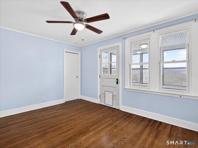 Building Photo - 91 Jewett St