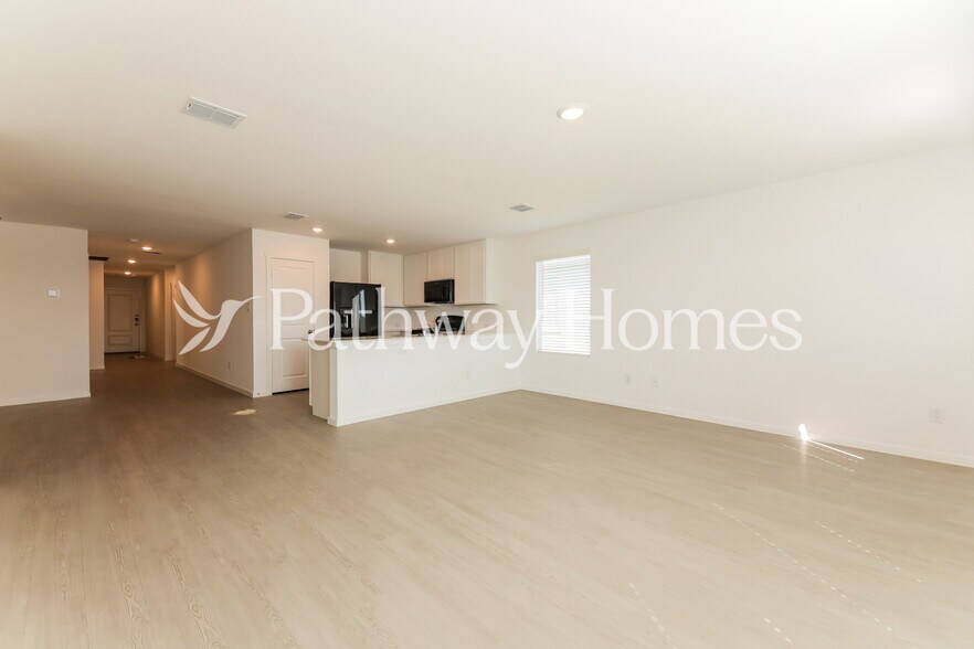 Building Photo - 11304 Rodeo Dr