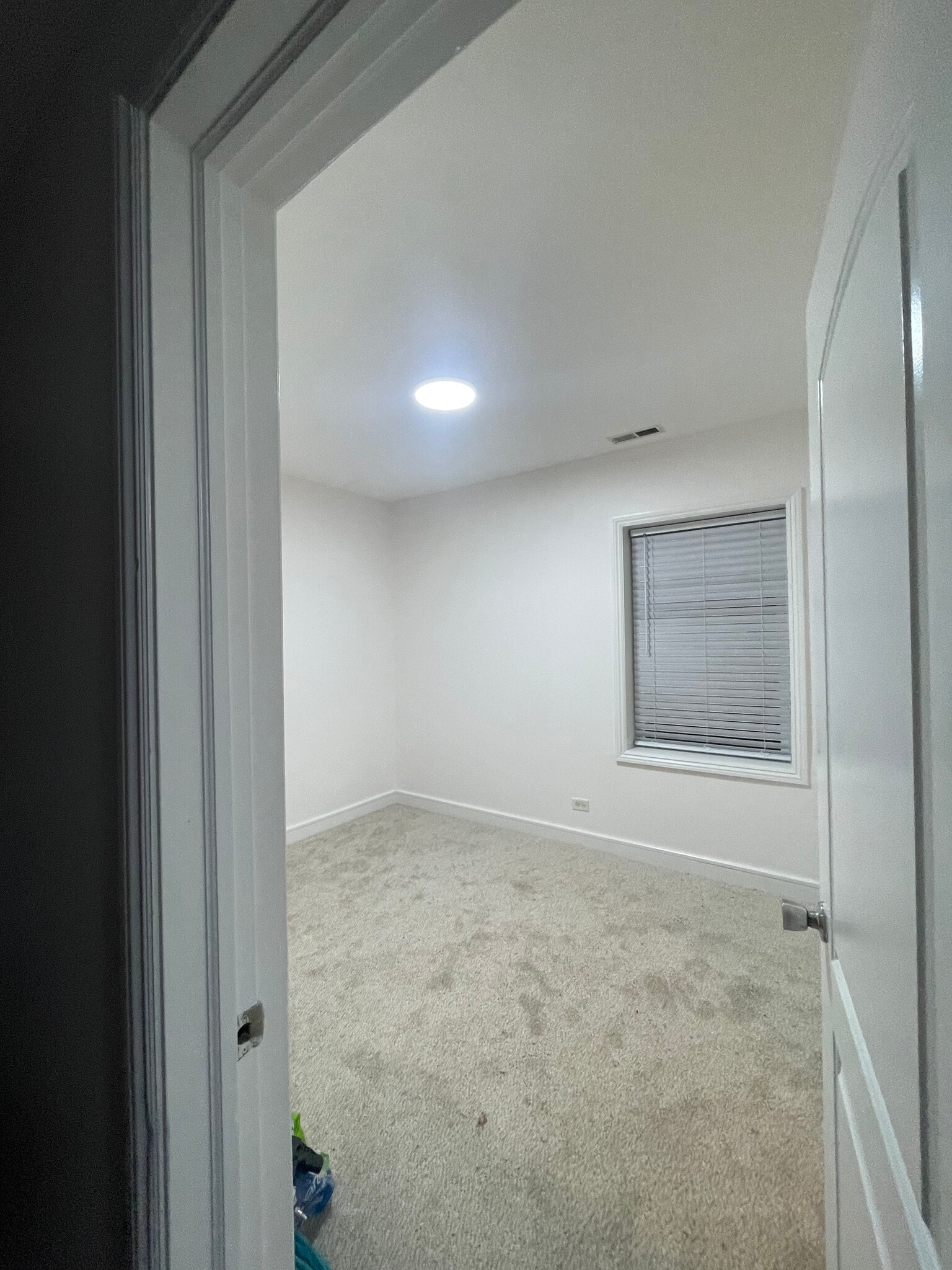 Building Photo - 5055 W Montana St