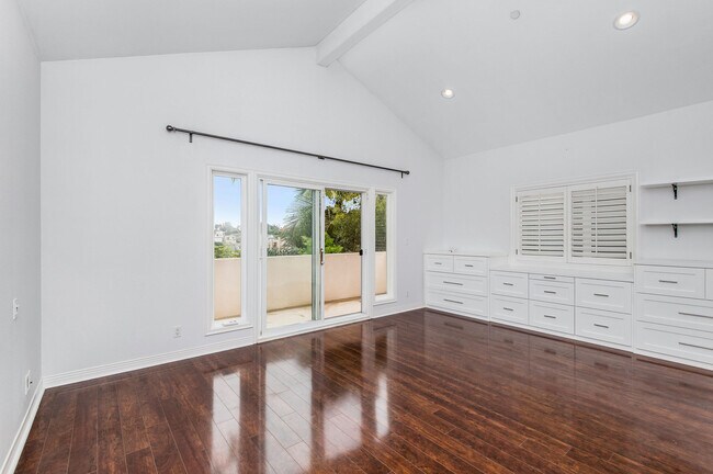 Building Photo - 1720 Carlson Ln