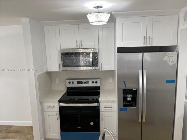 Building Photo - 10630 SW 157th Ct