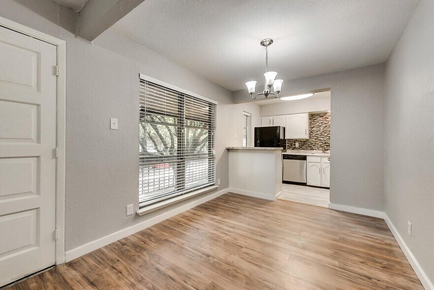 Building Photo - 4114 Avondale Ave