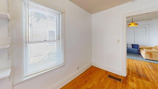 Building Photo - 717 Dewey-717DEW